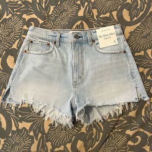Abercrombie & Fitch High Rise Mom Short Size 27 4